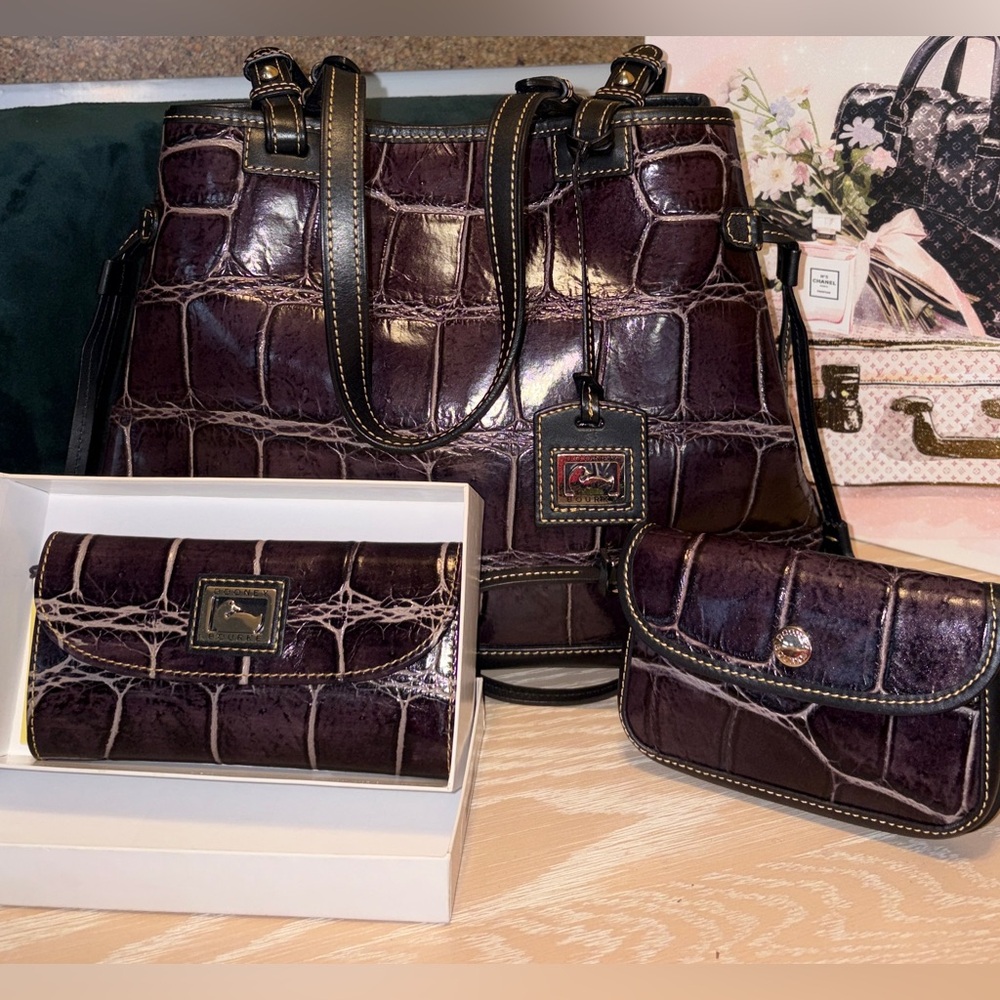 Dooney & Bourke Maurizia Croc-Embossed Aubergine Tote, Pouch EUC & NWT WALLET - Picture 1 of 15